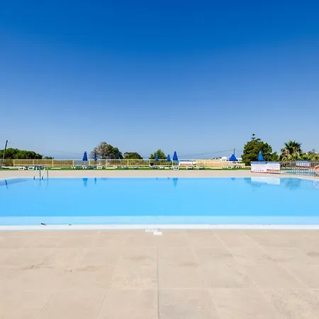 Immaculate 1-Bed Beach Apartment In Albufeira