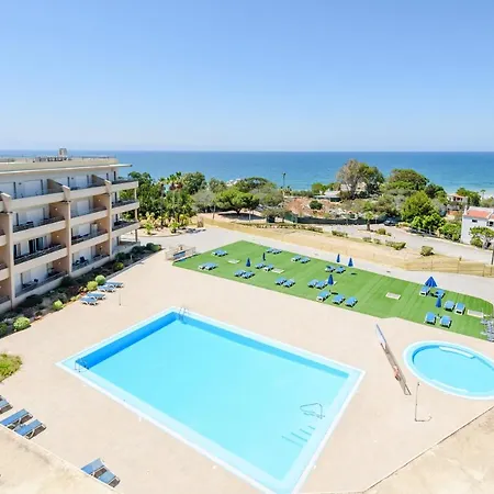 Immaculate 1-Bed Beach Apartment In Albufeira 아파트 알부페이라