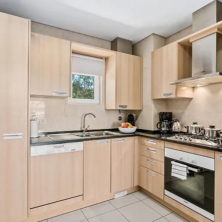아파트 Immaculate 1-Bed Beach Apartment In Albufeira *