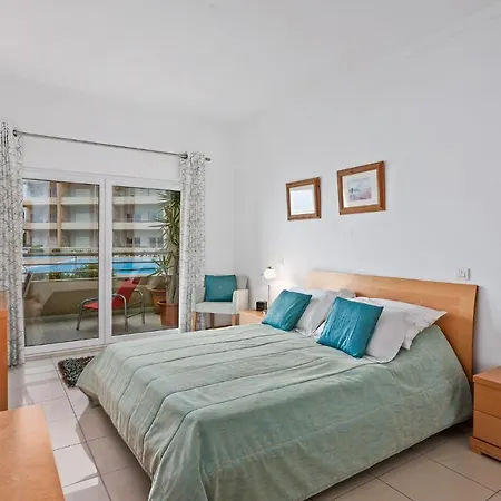 Immaculate 1-Bed Beach Apartment In Albufeira 알부페이라